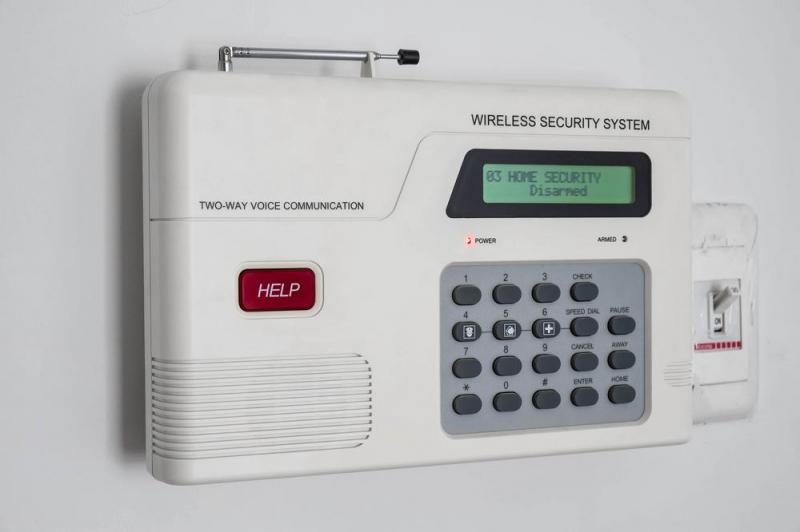 Installation d'une alarme performante, les crit&egrave;res essentiels pour votre s&eacute;curit&eacute;